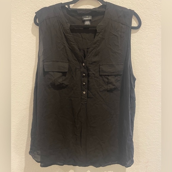 Torrid Sleeveless Button Down Black Shirt Size 2 - Picture 3 of 5